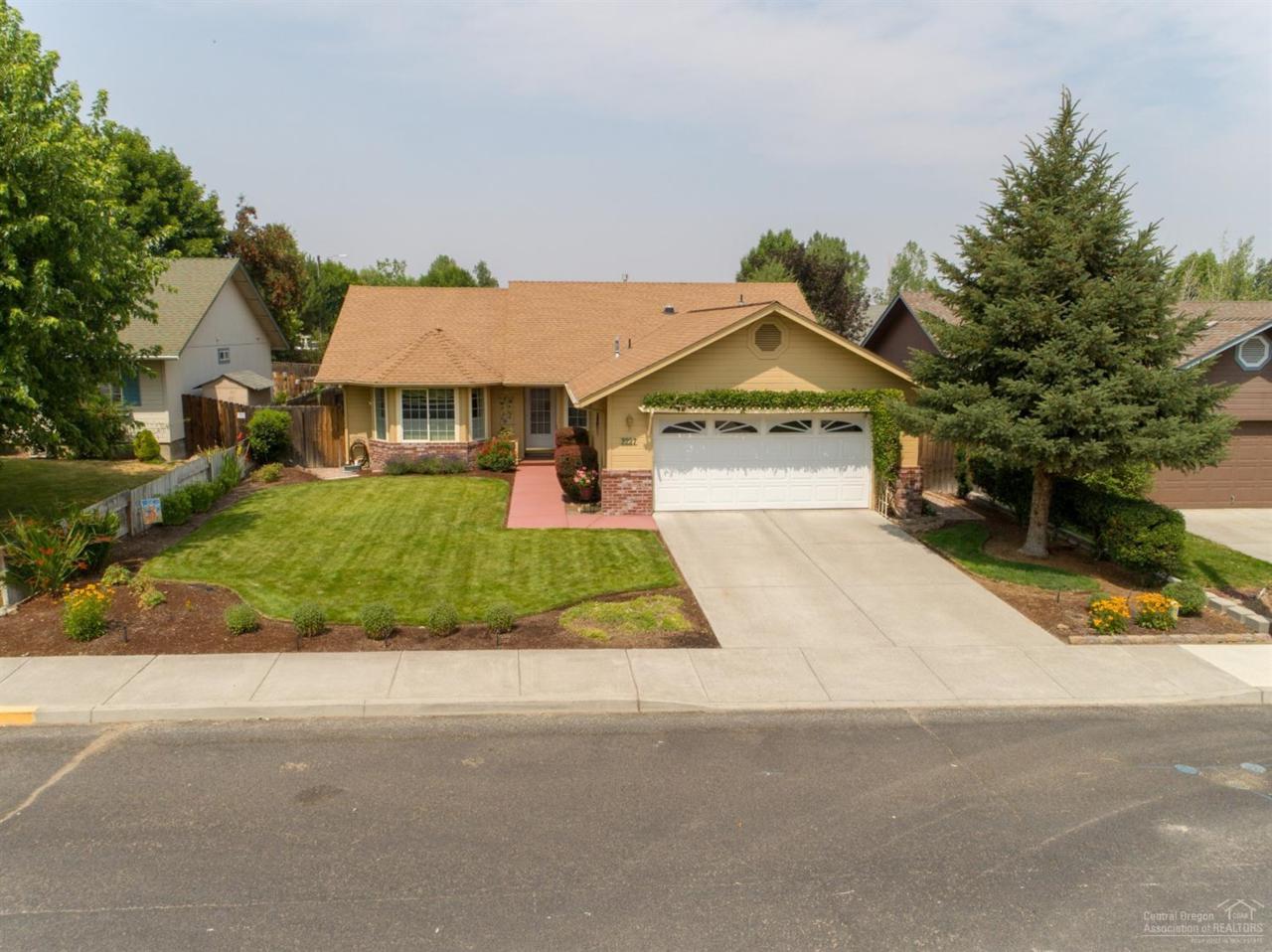 2227 Ivy Avenue - Photo 1