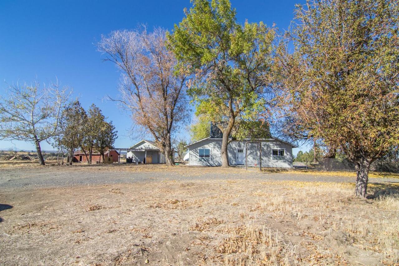 576 Glass Drive - Photo 1
