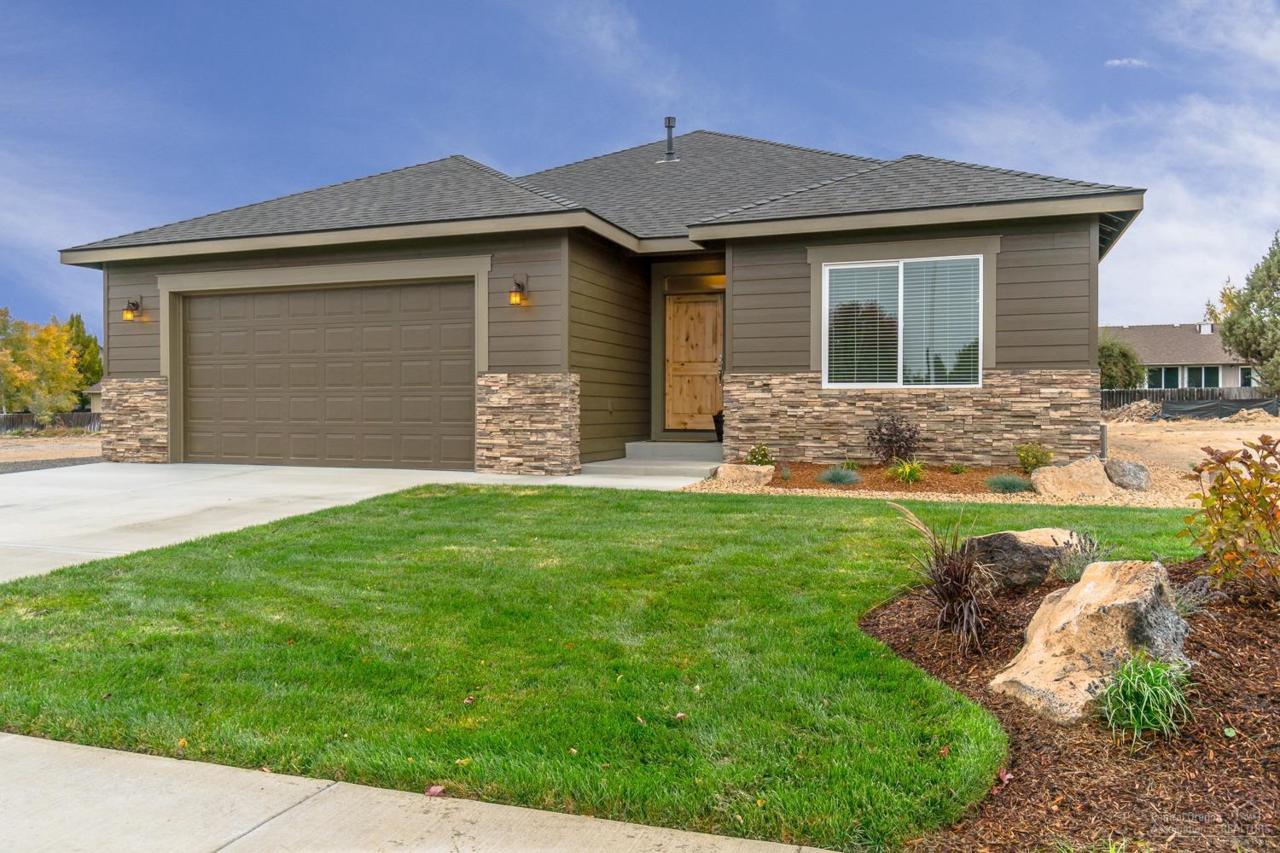 919 Oak Avenue - Photo 1