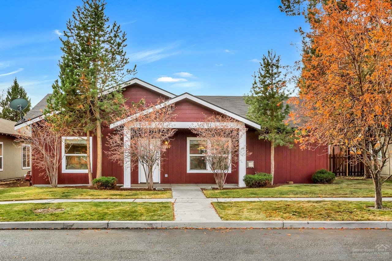 61194 Larkspur Loop - Photo 1