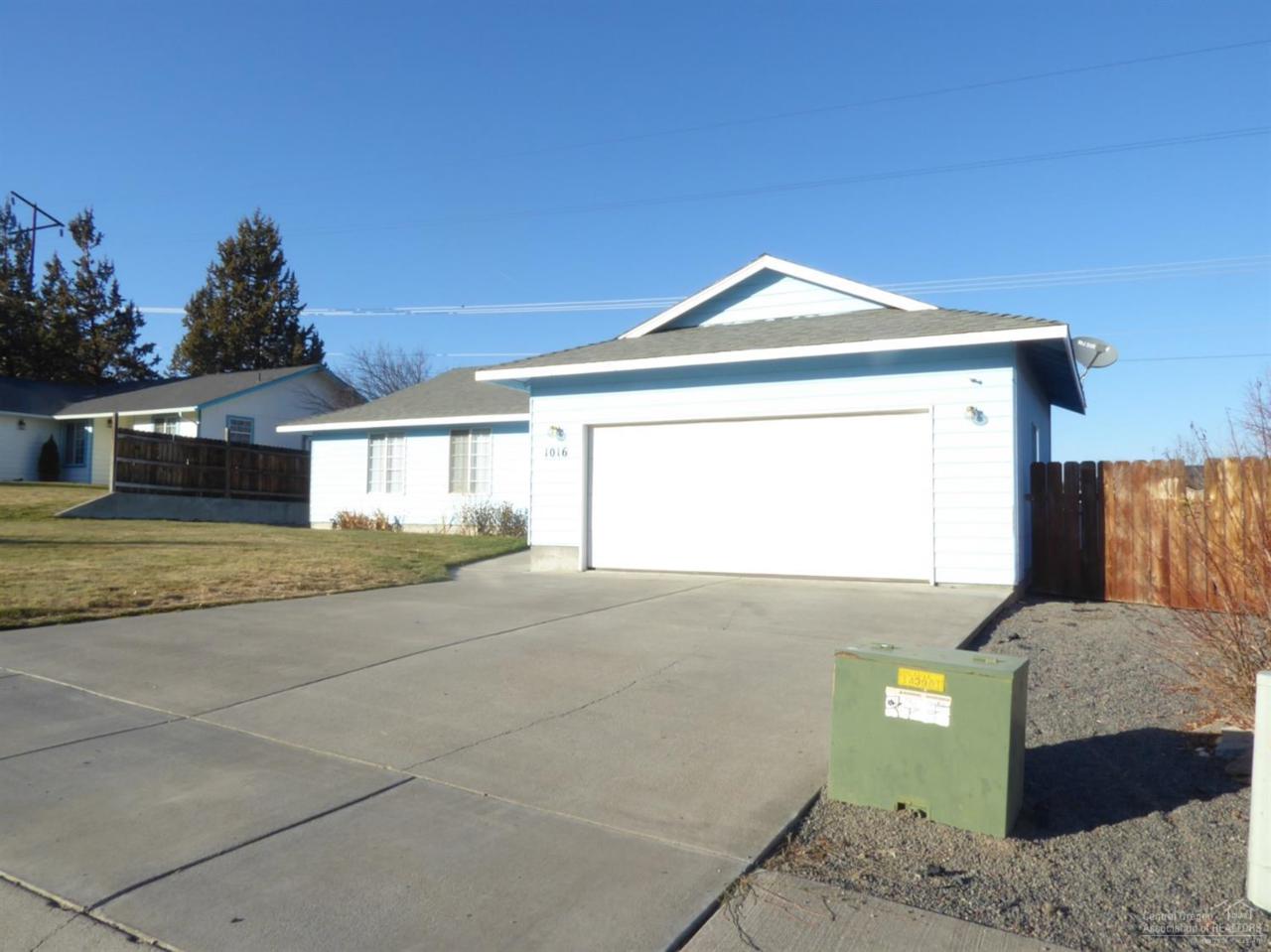 1016 Kenwood Drive - Photo 1