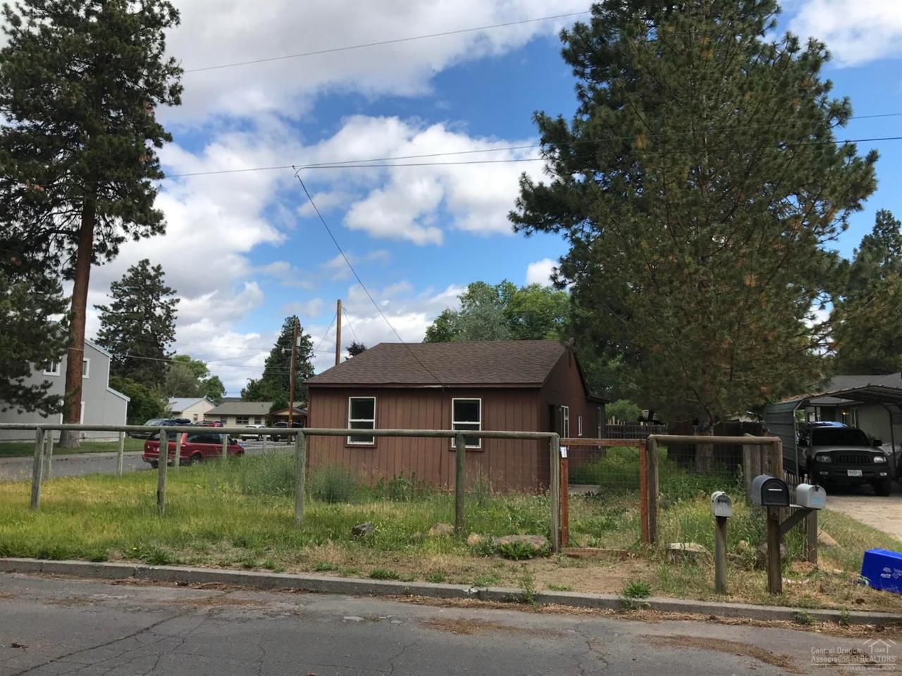 504 Quimby Avenue - Photo 1
