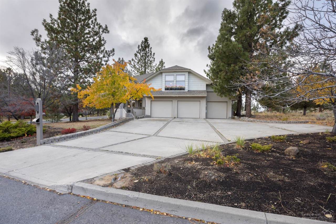 1200 Redfield Circle - Photo 1