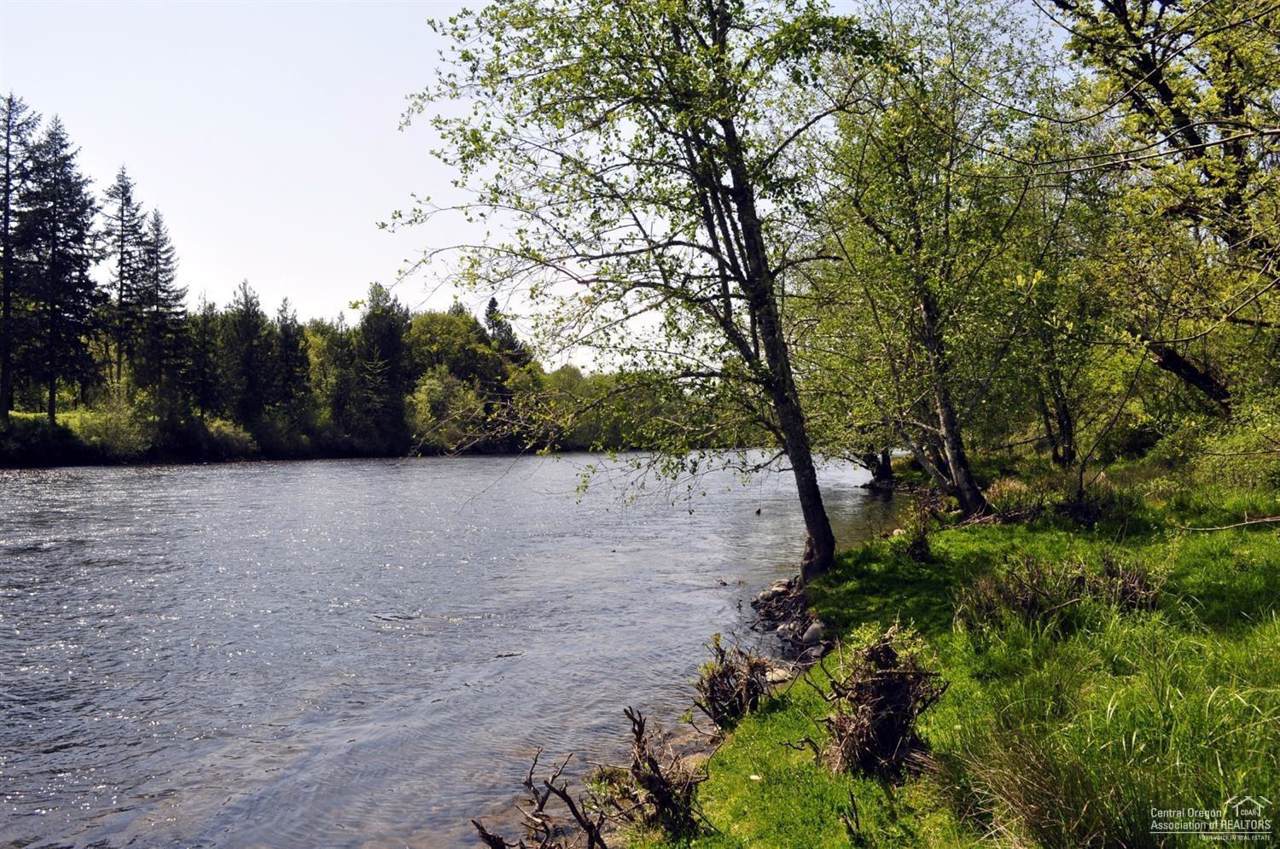 102 River Drive - Photo 1