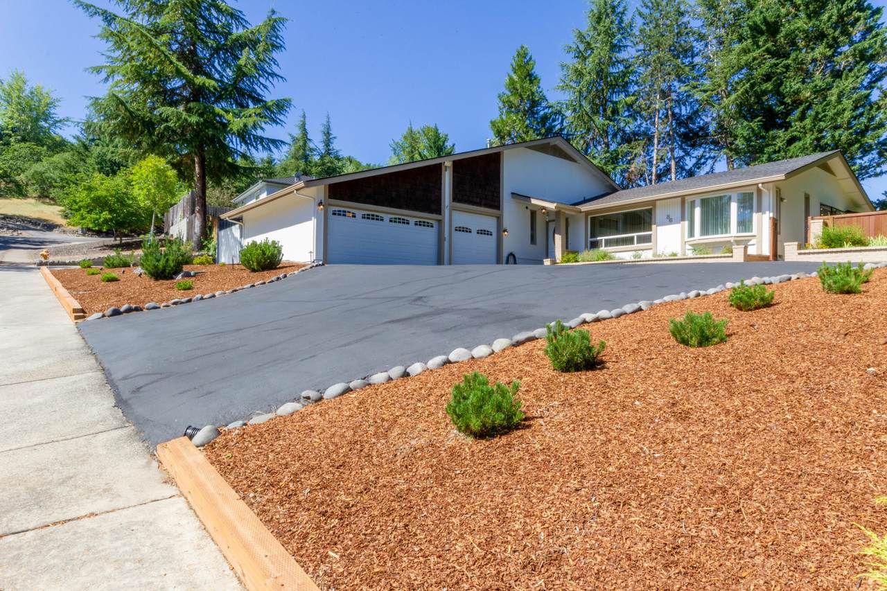86 Monterey Drive - Photo 1