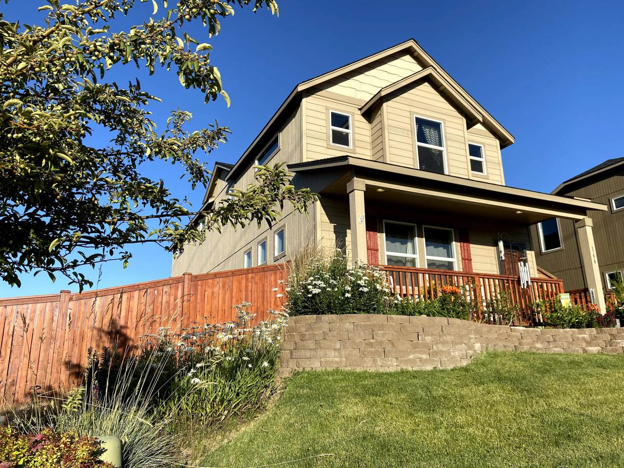 166 35th Street - Photo 1