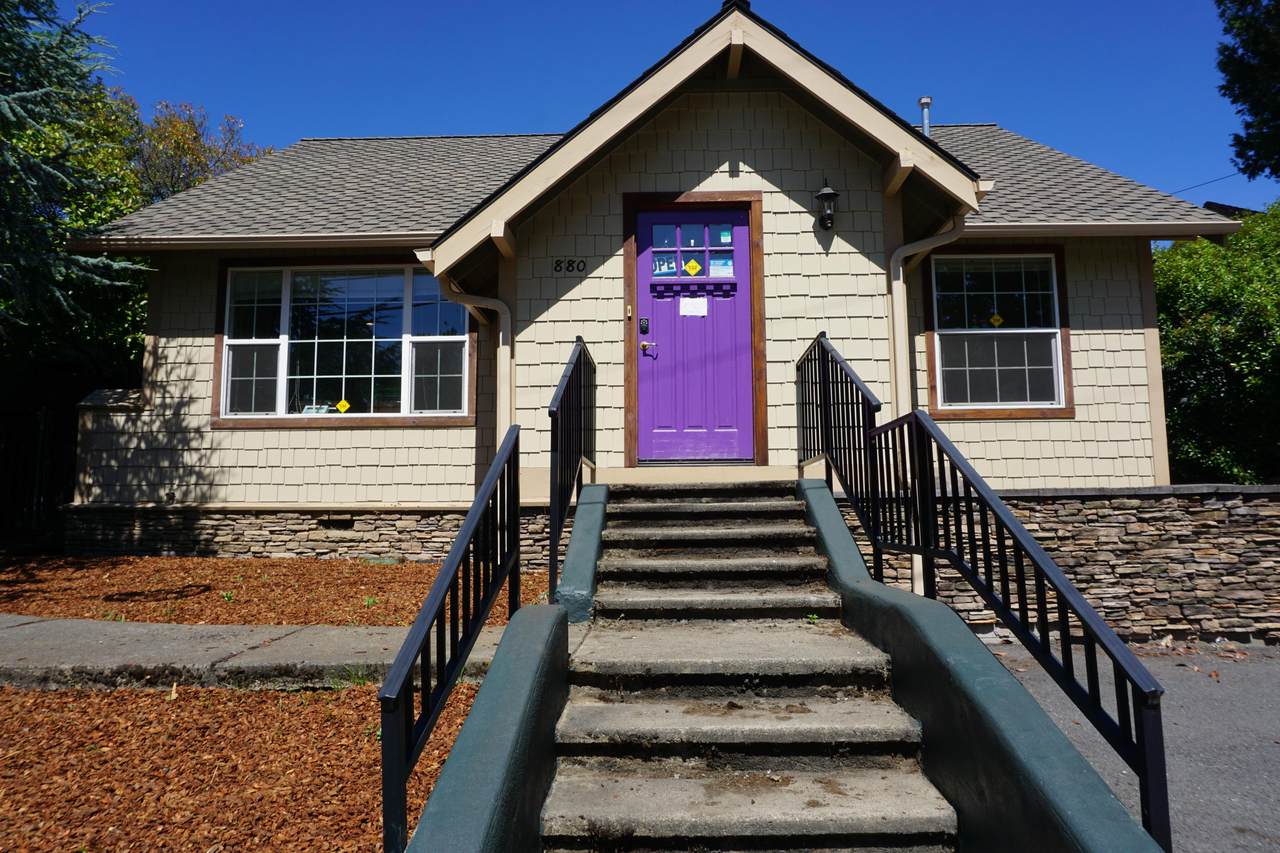 880 7th Street - Photo 1
