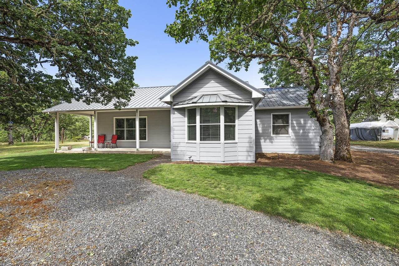 8633 John Day Drive - Photo 1