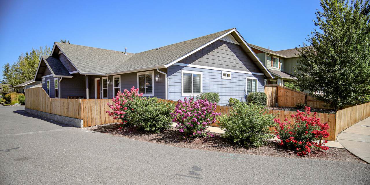 2880 Shimmer Lane - Photo 1