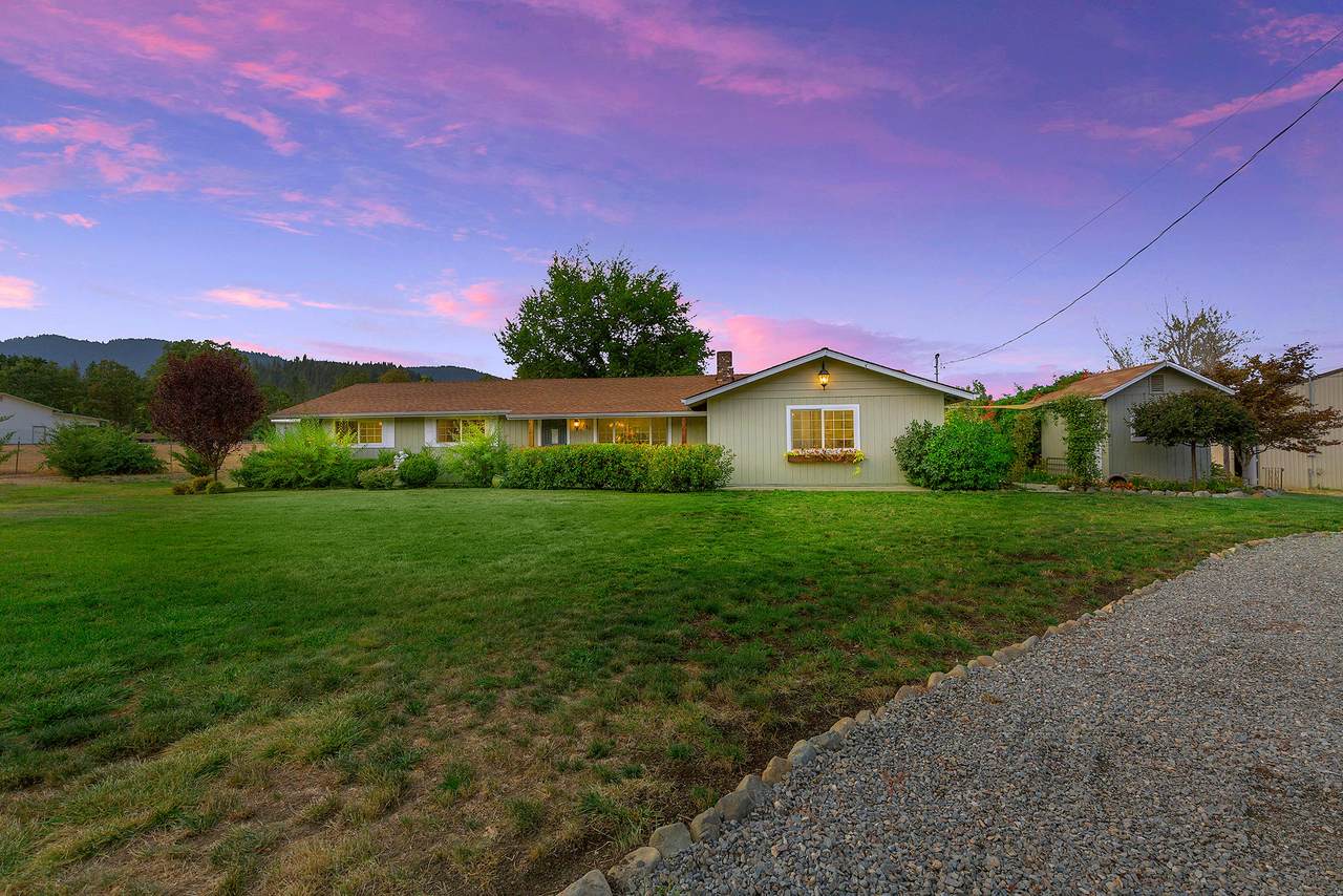730 Meadow View Drive - Photo 1