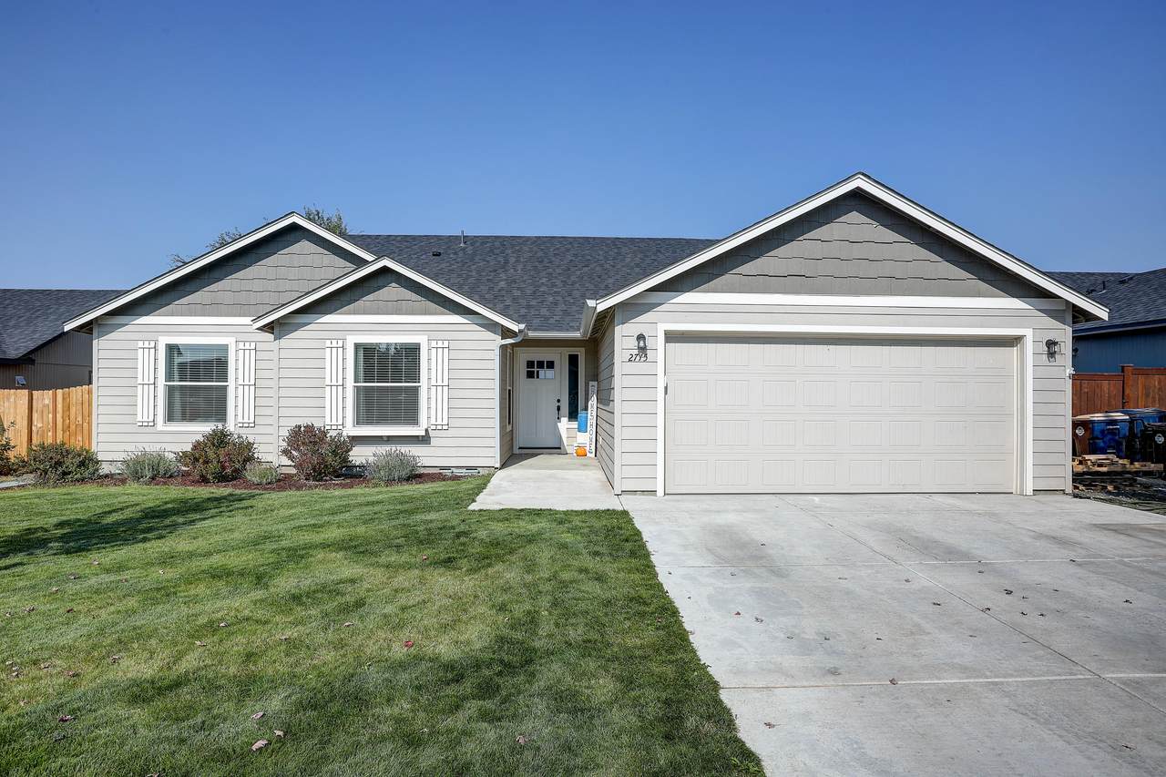 2715 6th Drive - Photo 1