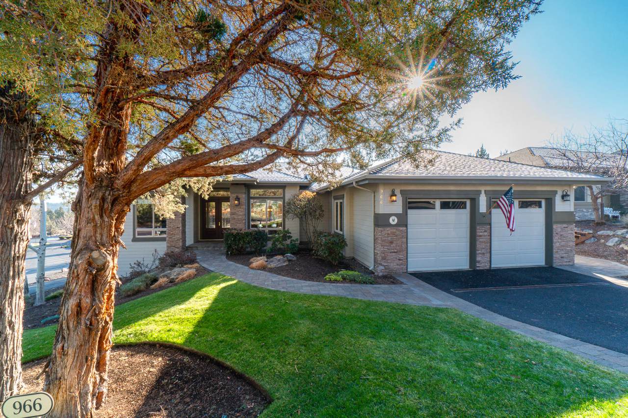 966 Niagara Falls Drive - Photo 1