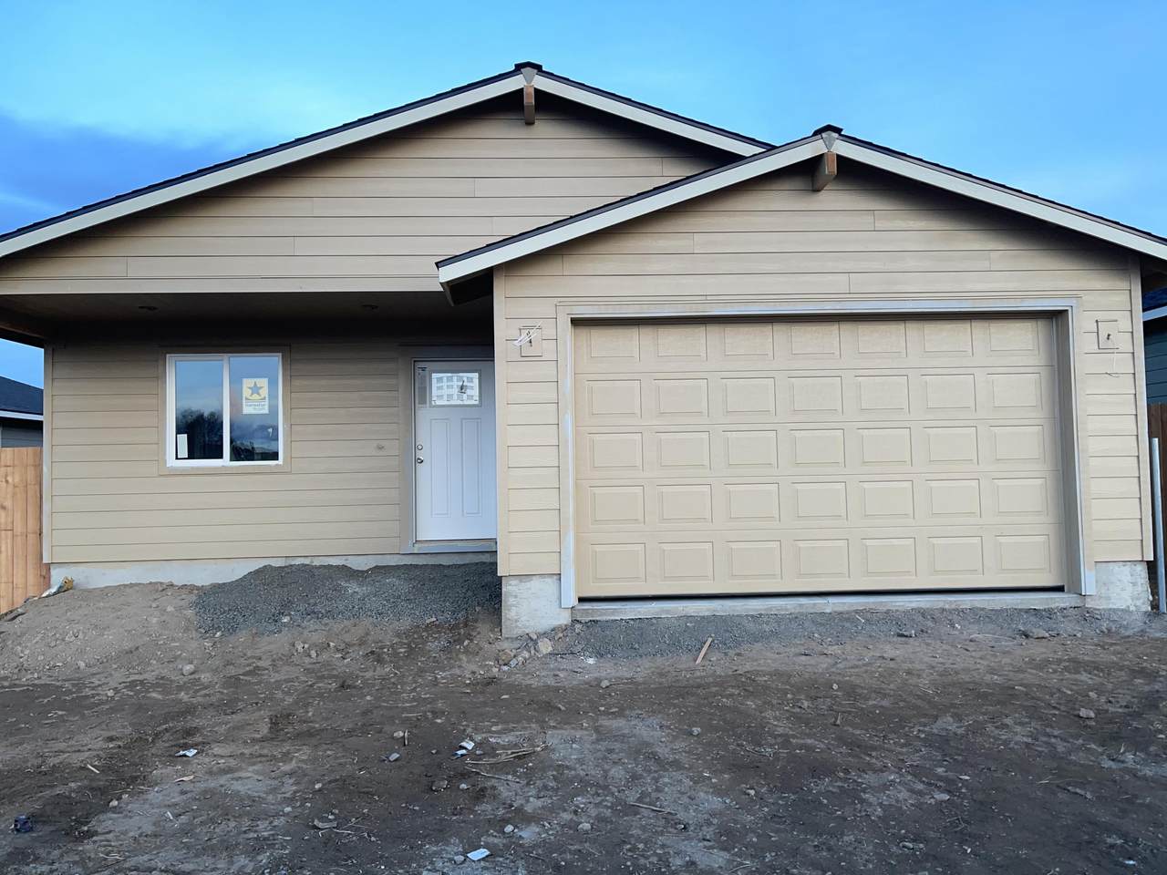 951 Maliah Avenue - Photo 1