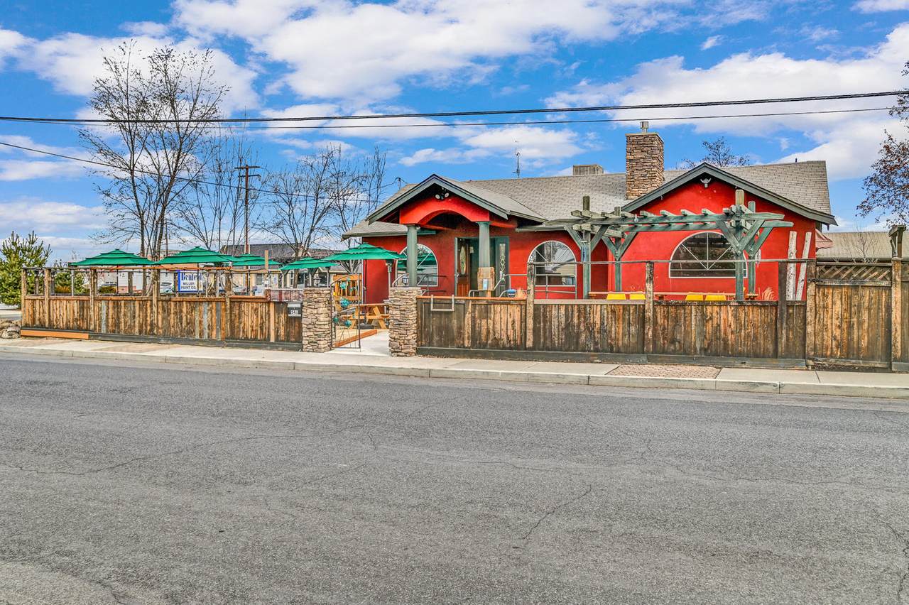 546 7th Street - Photo 1