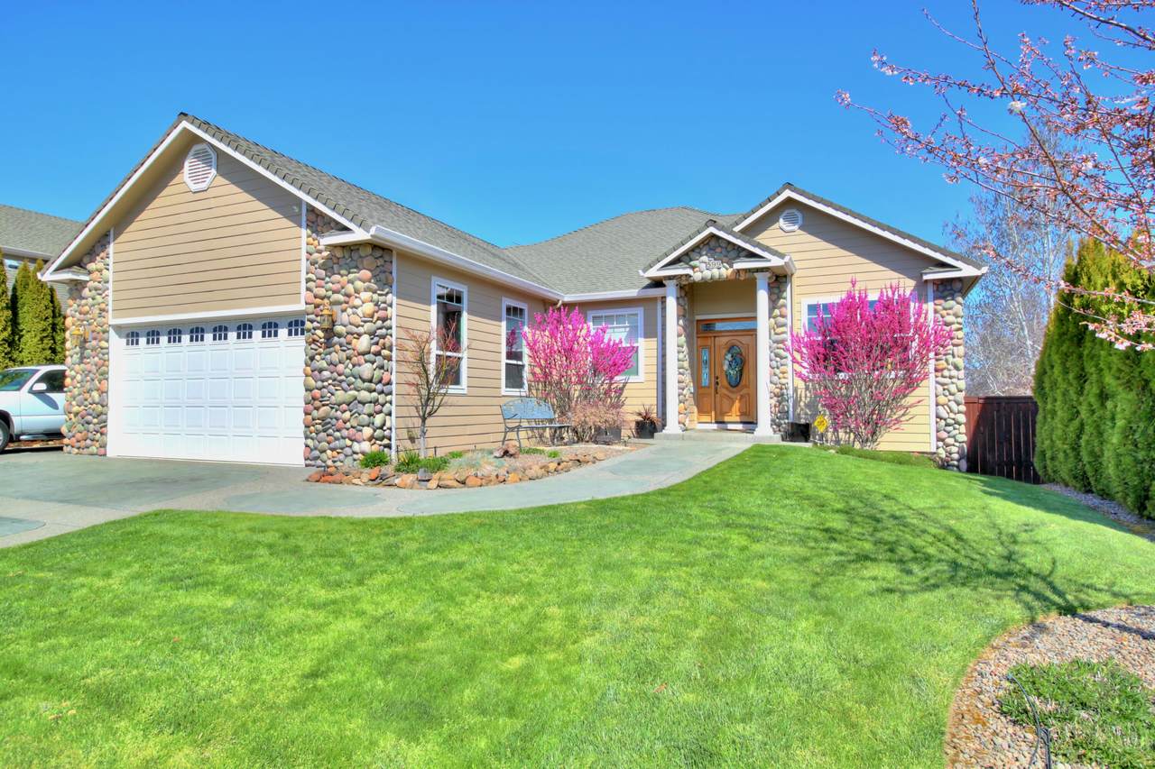 599 Arrowhead Trail - Photo 1