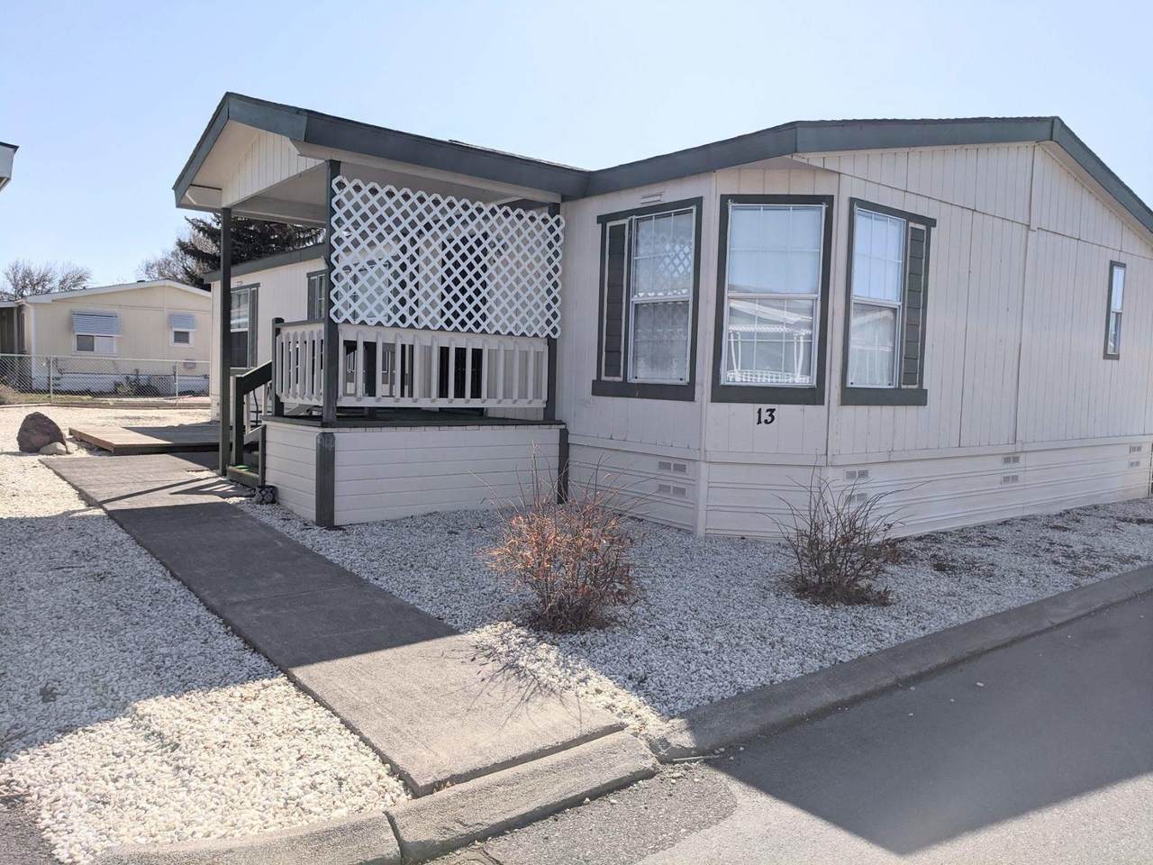 4200 Summers Lane - Photo 1