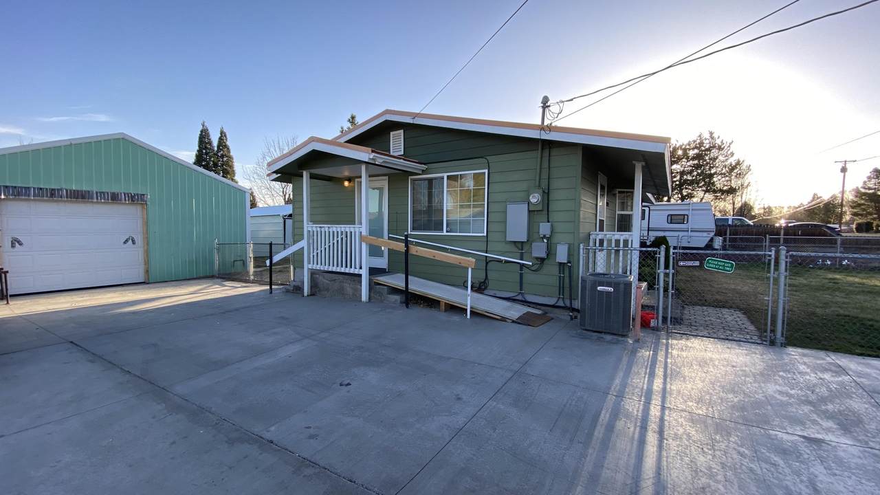 5922 Onyx Avenue - Photo 1