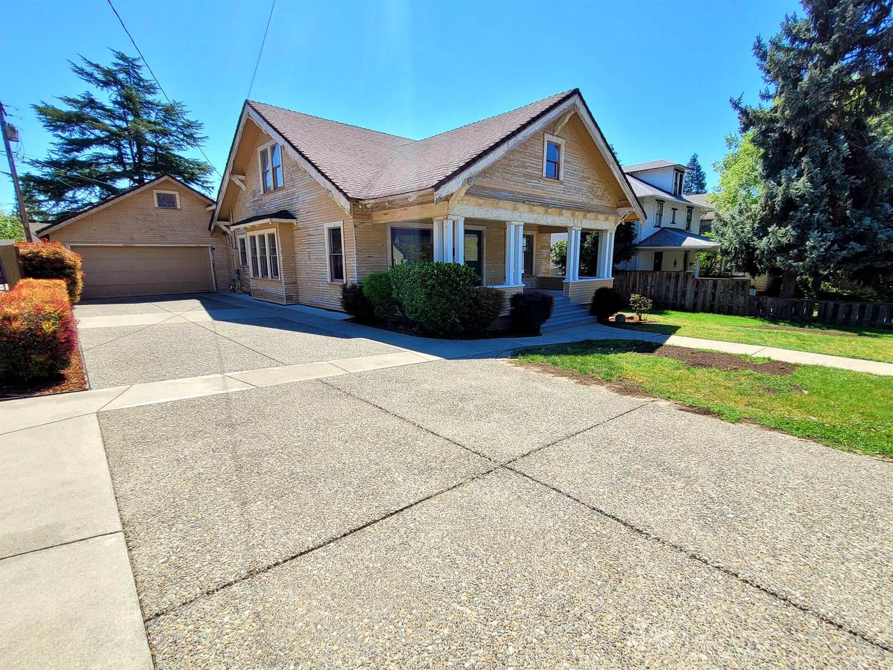 817 5th Street - Photo 1