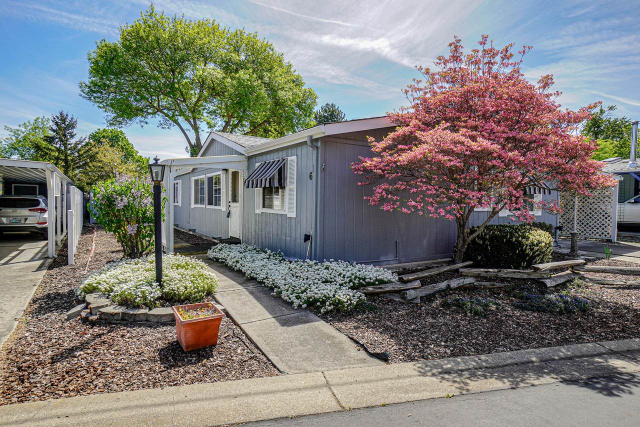 4624 Pacific Highway - Photo 1