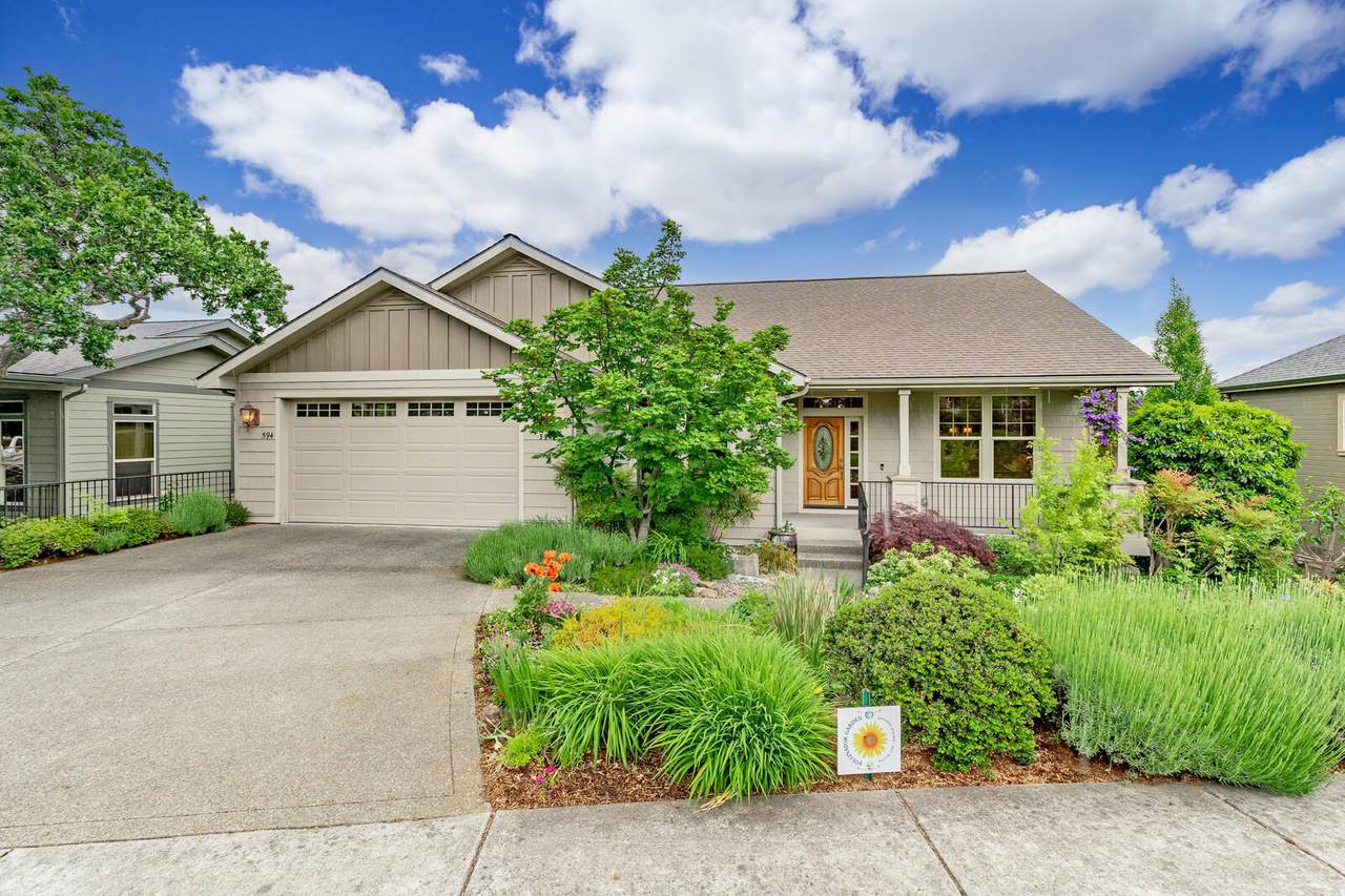594 Sutton Place - Photo 1