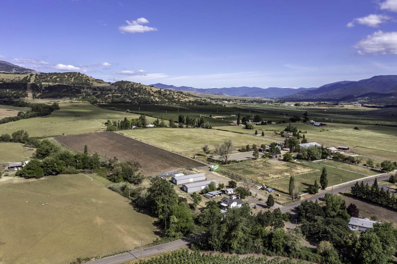 4321 Royal Crest Road - Photo 1
