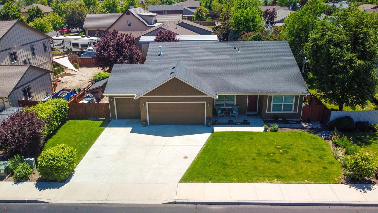 1334 Spruce Avenue - Photo 1