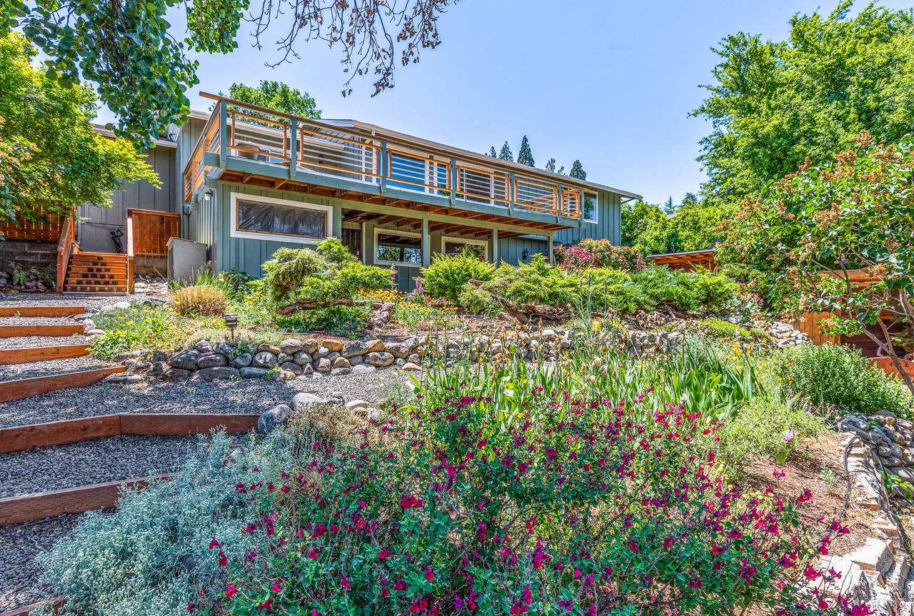 410 Sheridan Street - Photo 1