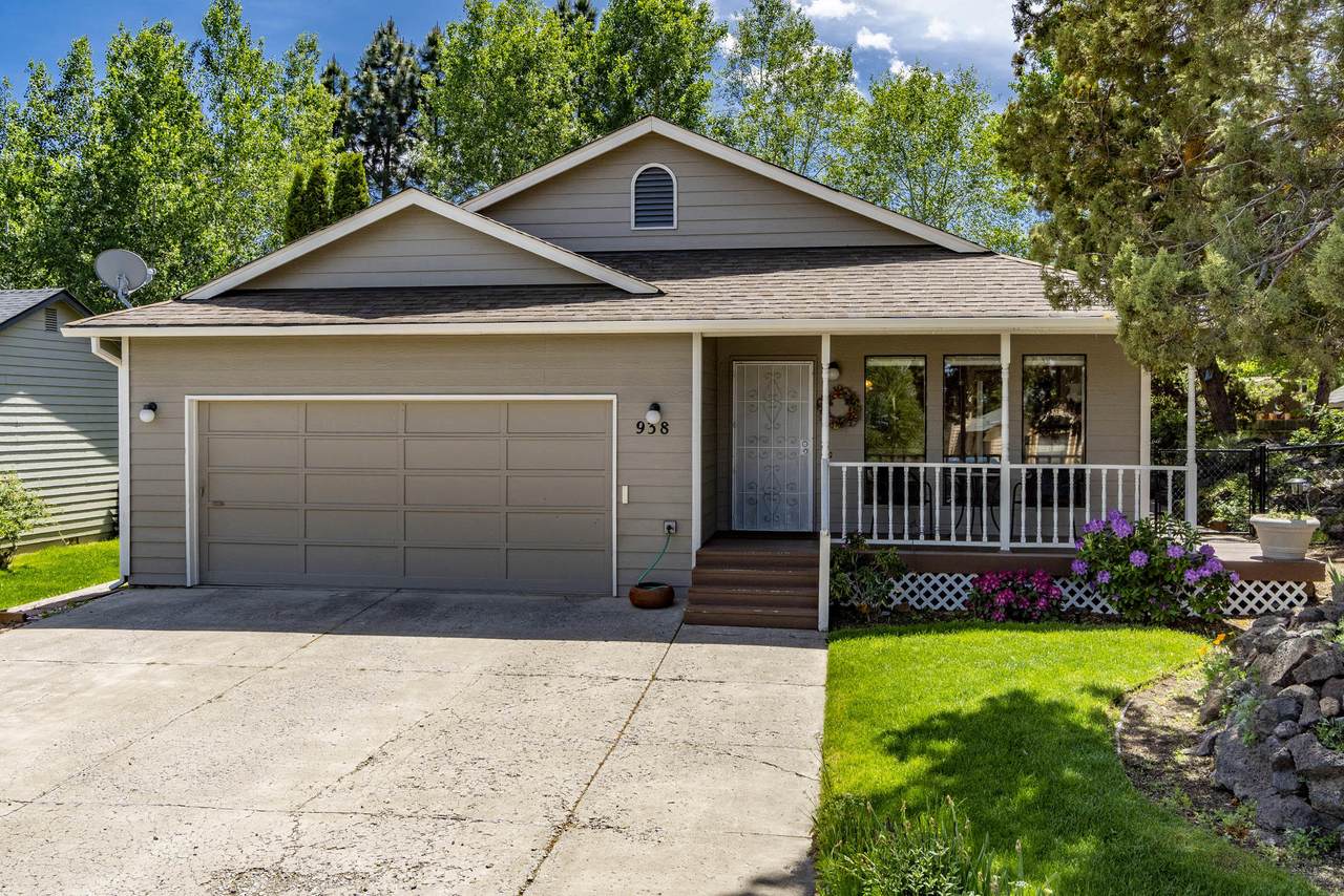 938 Lena Place - Photo 1