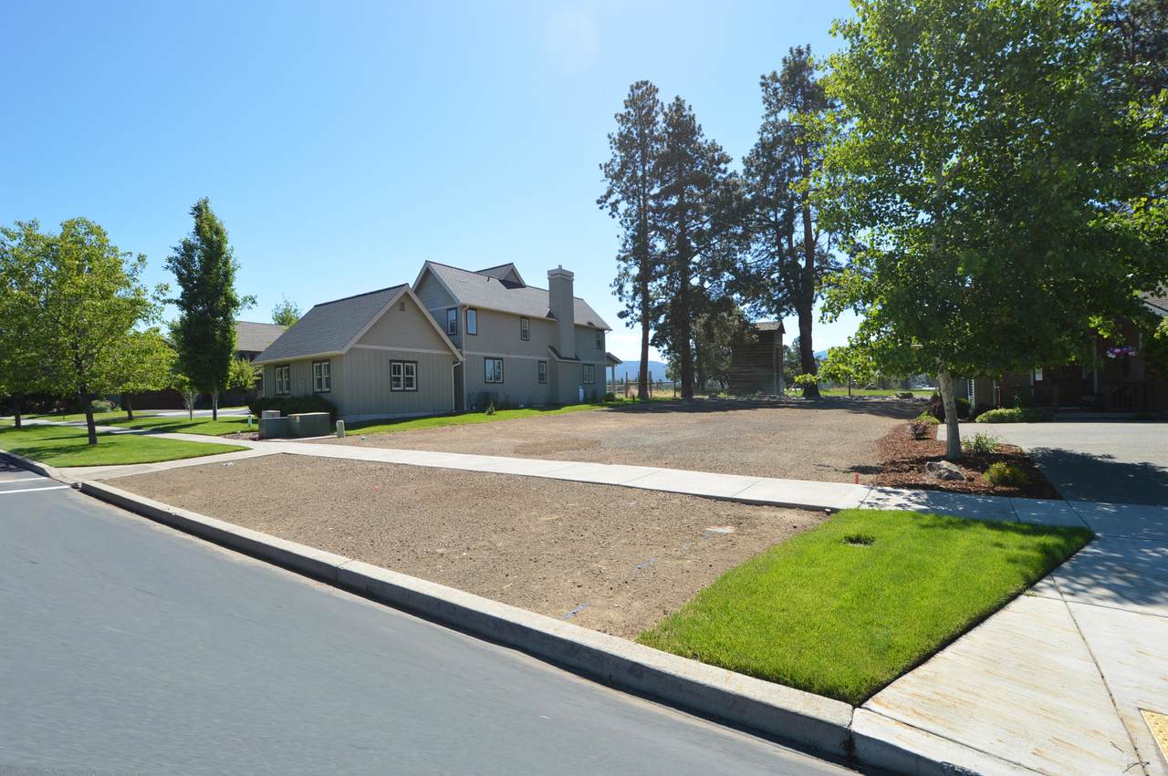 513 Pine Meadow Street - Photo 1