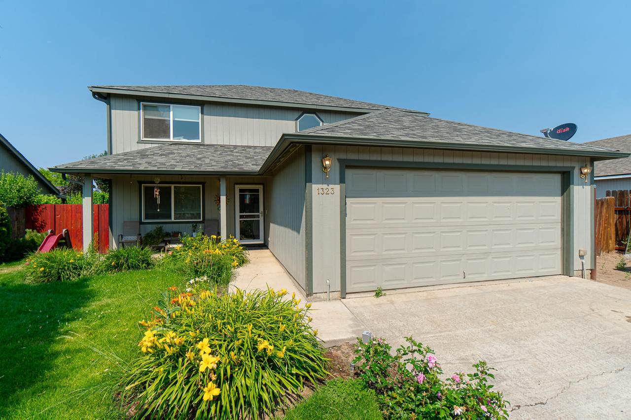 1323 33rd Street - Photo 1