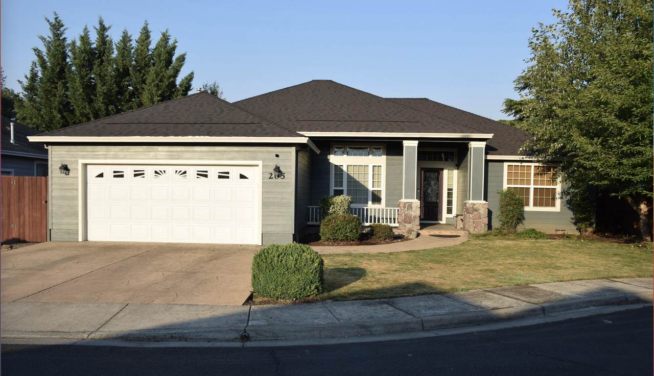 205 Glenwood - Photo 1