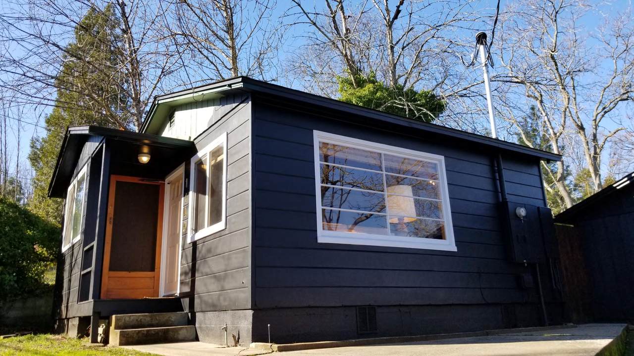 917 Fox Street - Photo 1