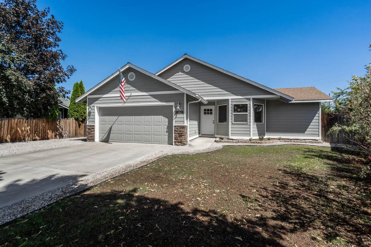2124 Maple Tree Court - Photo 1