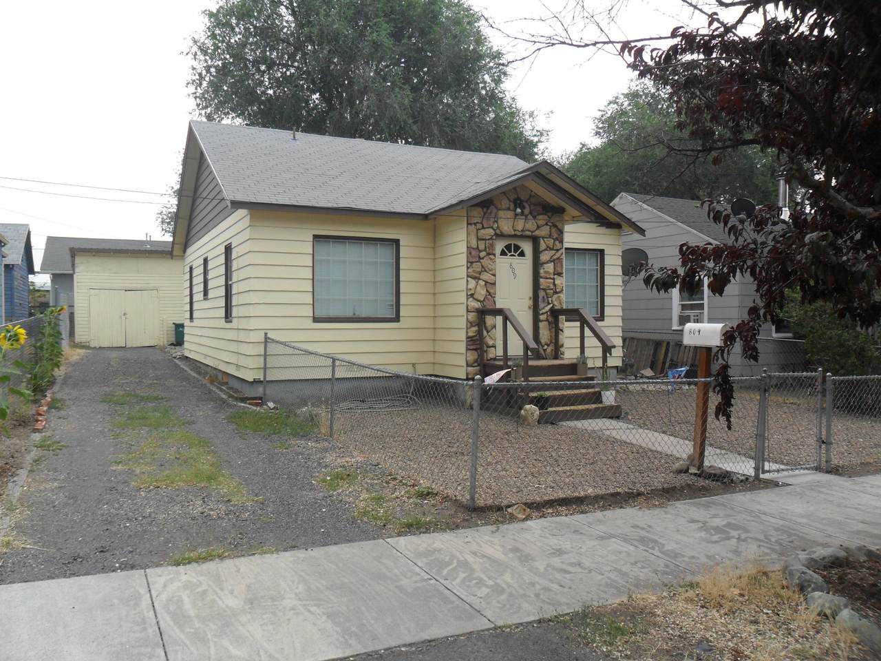 809 Mitchell Street - Photo 1