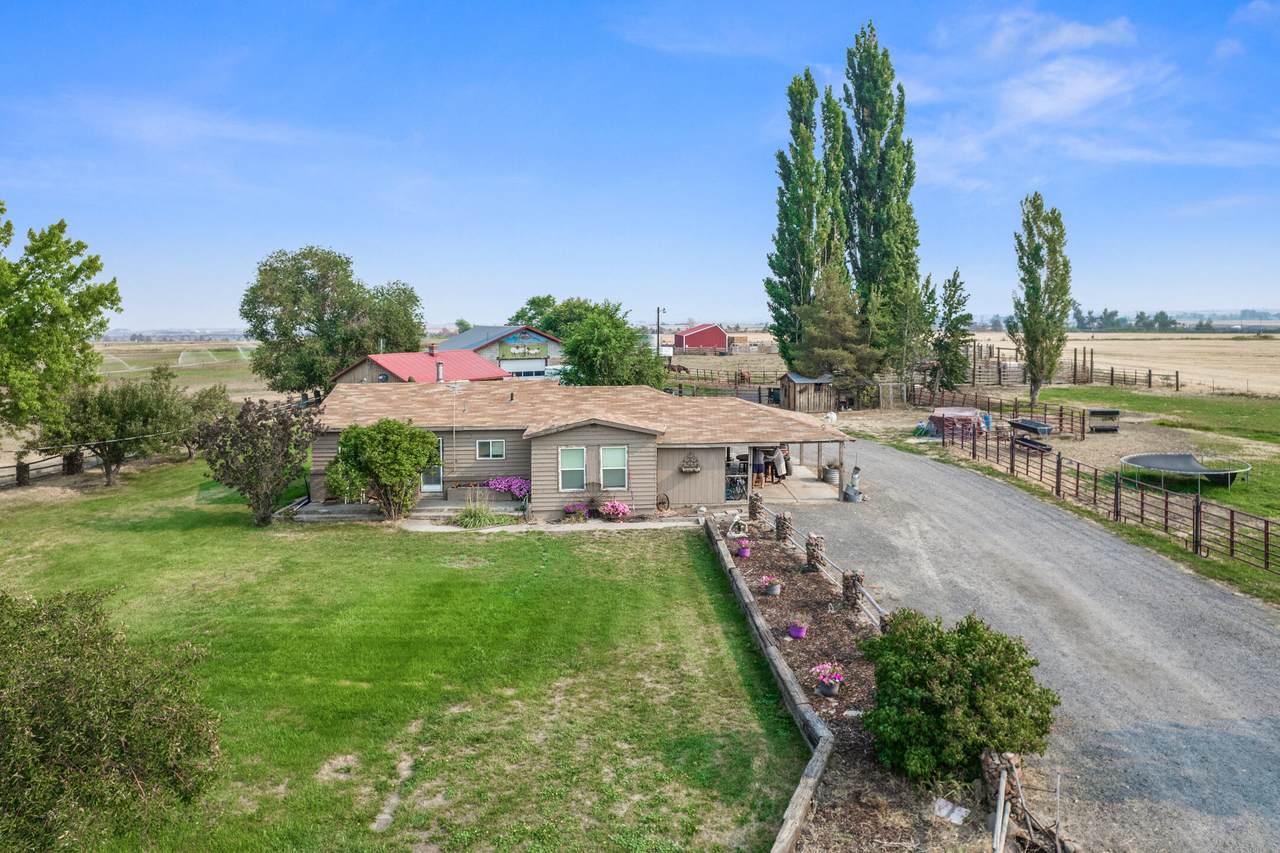 1400 Ashwood Lane - Photo 1