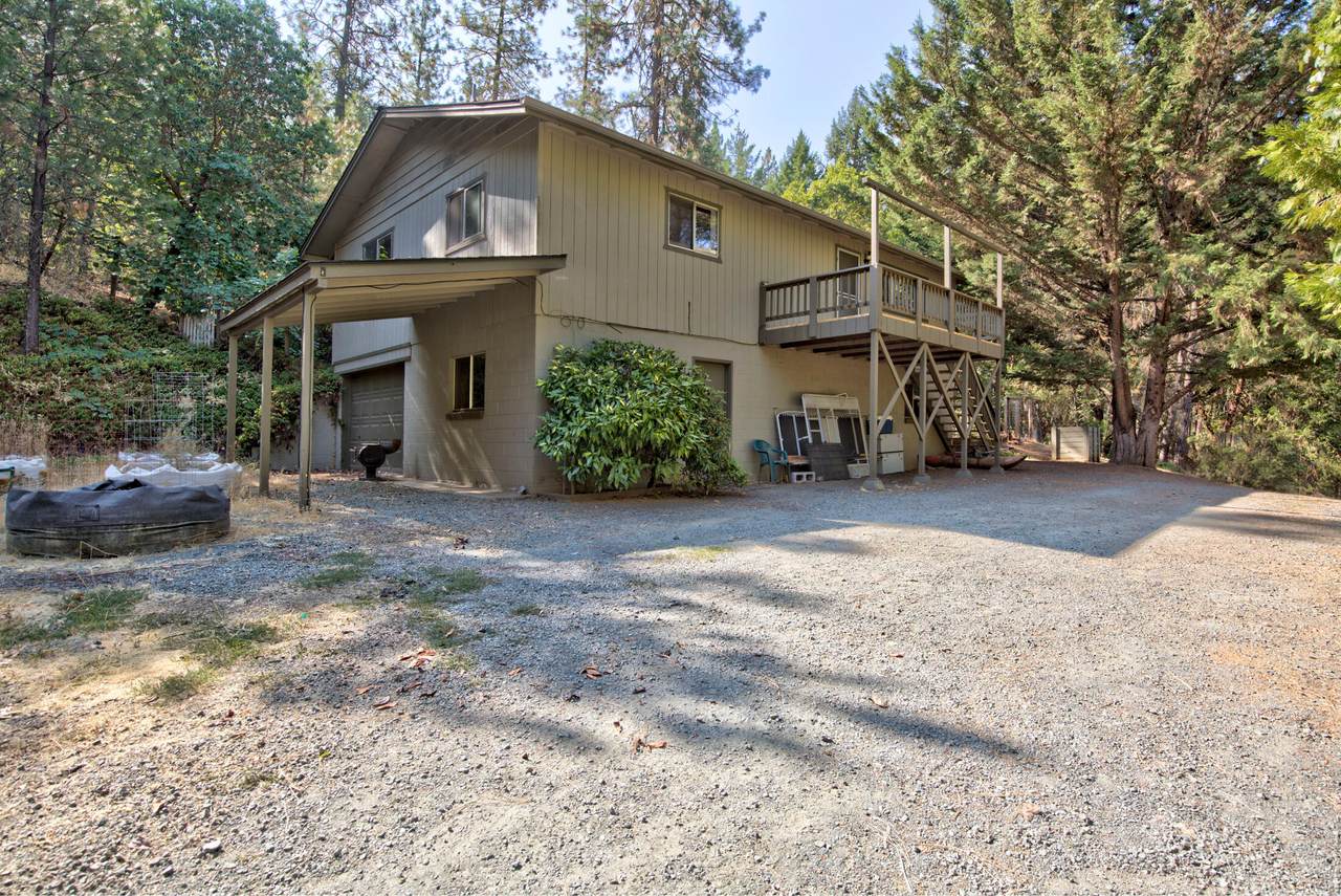 685 Greens Creek Road - Photo 1