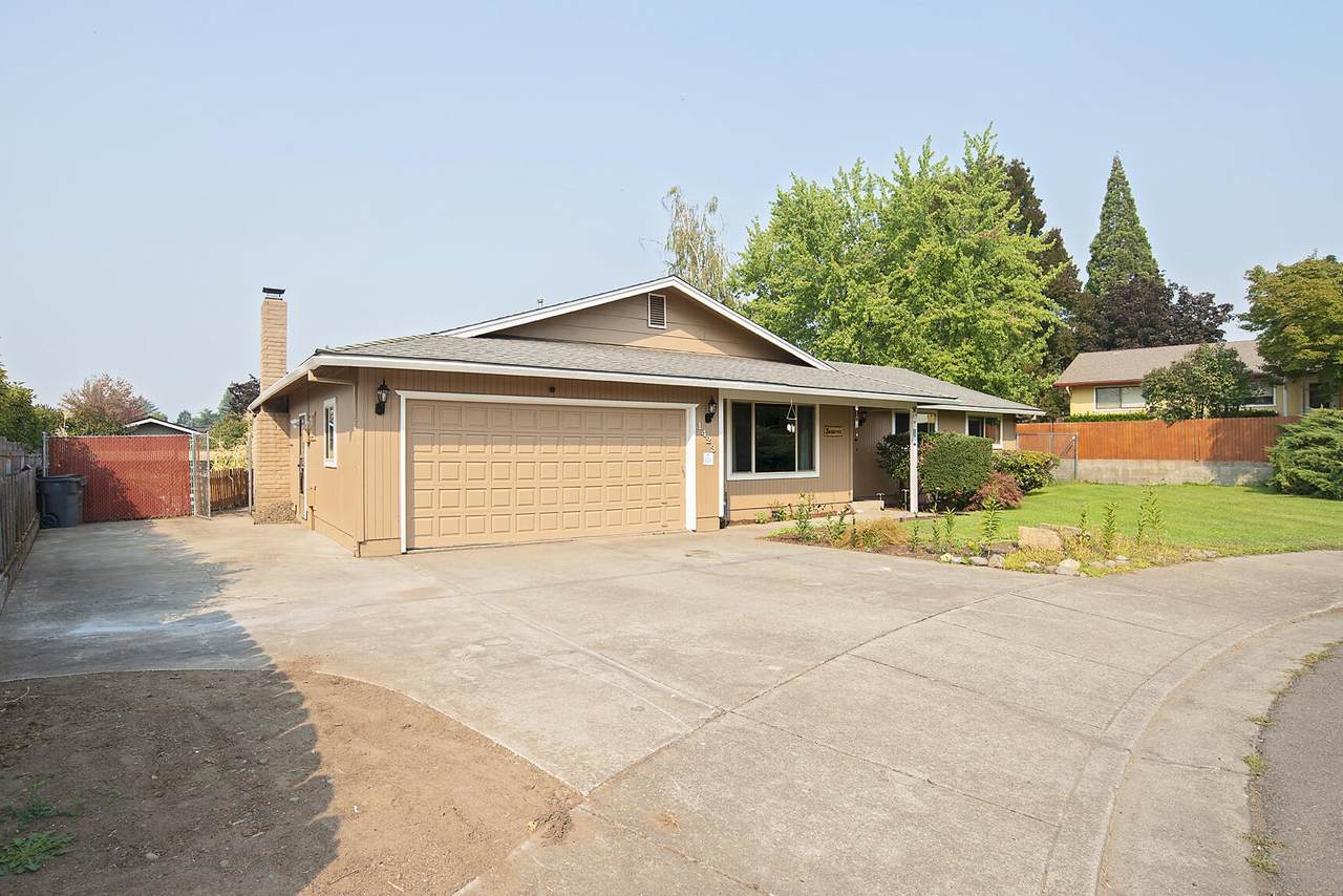1423 Bonita Circle - Photo 1