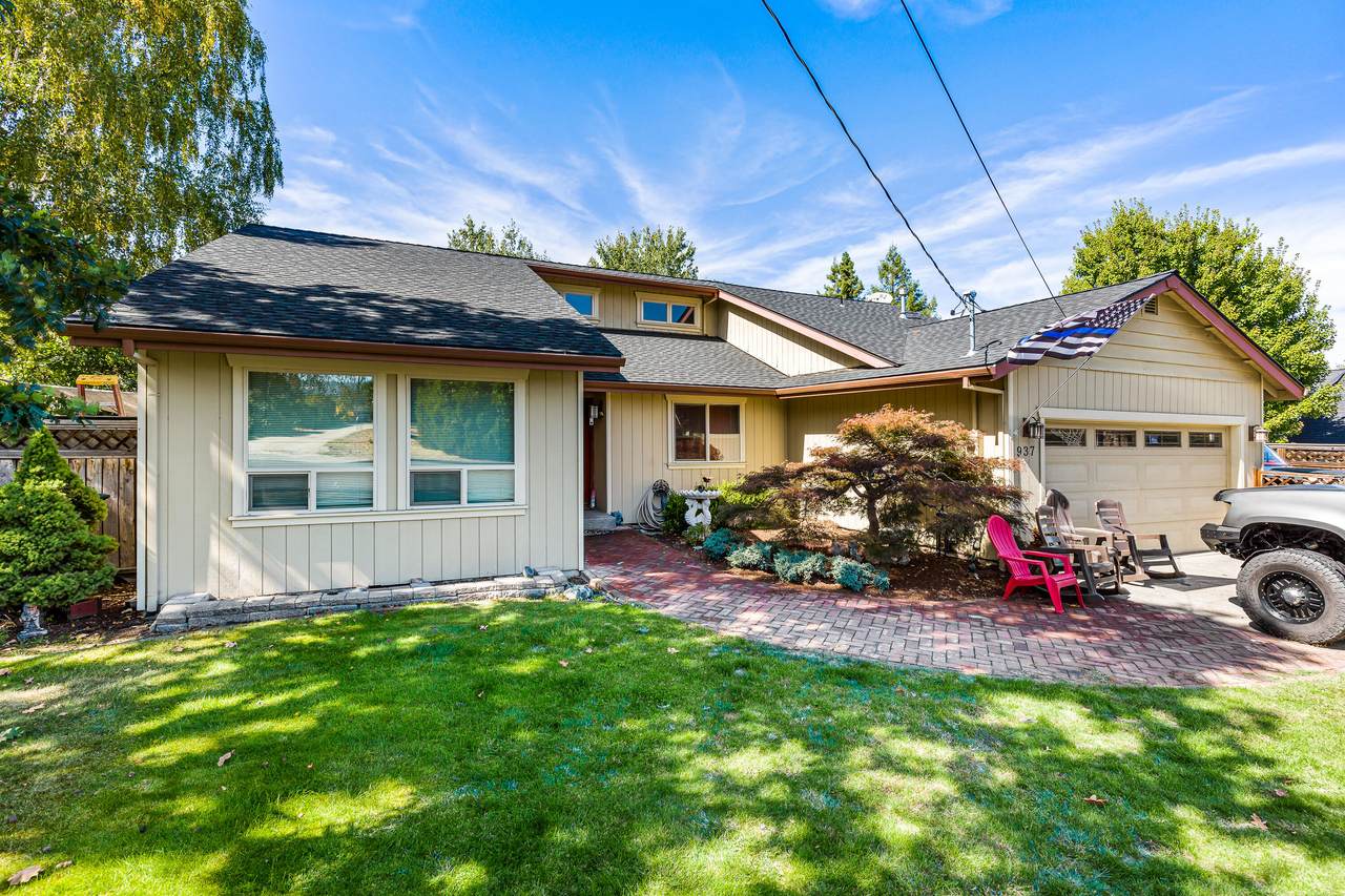 937 Brookdale Avenue - Photo 1