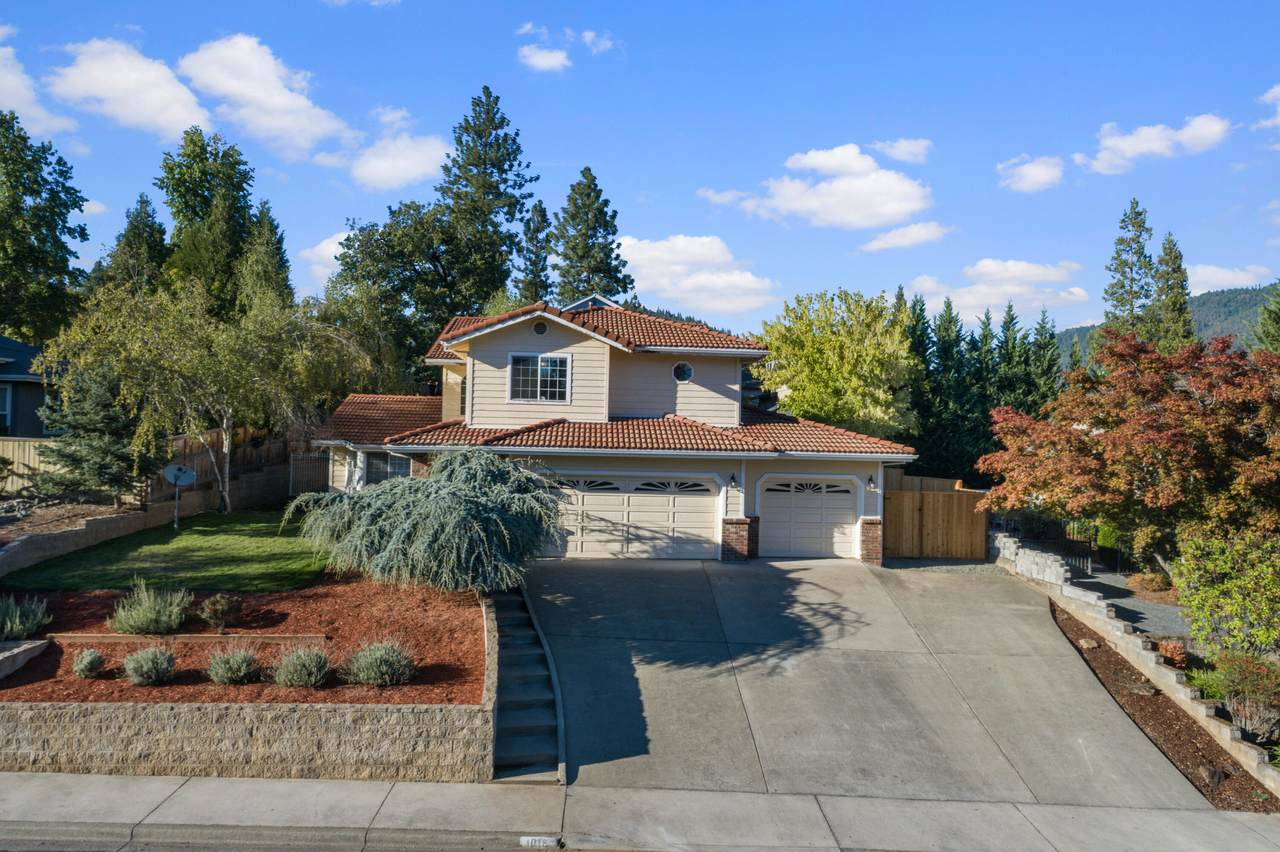 1018 Regent Drive - Photo 1