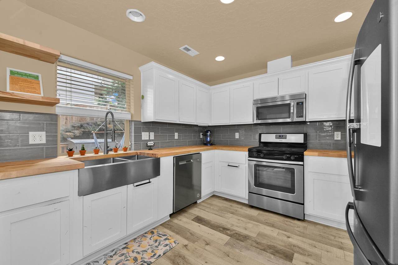 63352 Lamoine Lane - Photo 1