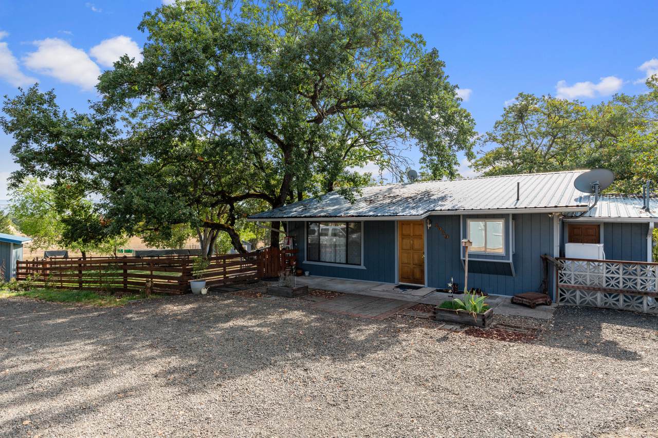 1010 Dahlia Terrace - Photo 1