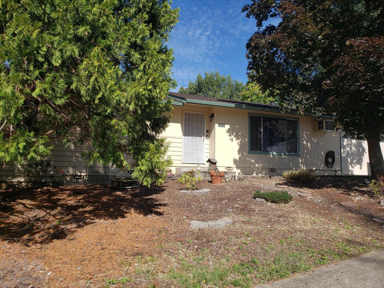 1014 Primrose Place - Photo 1