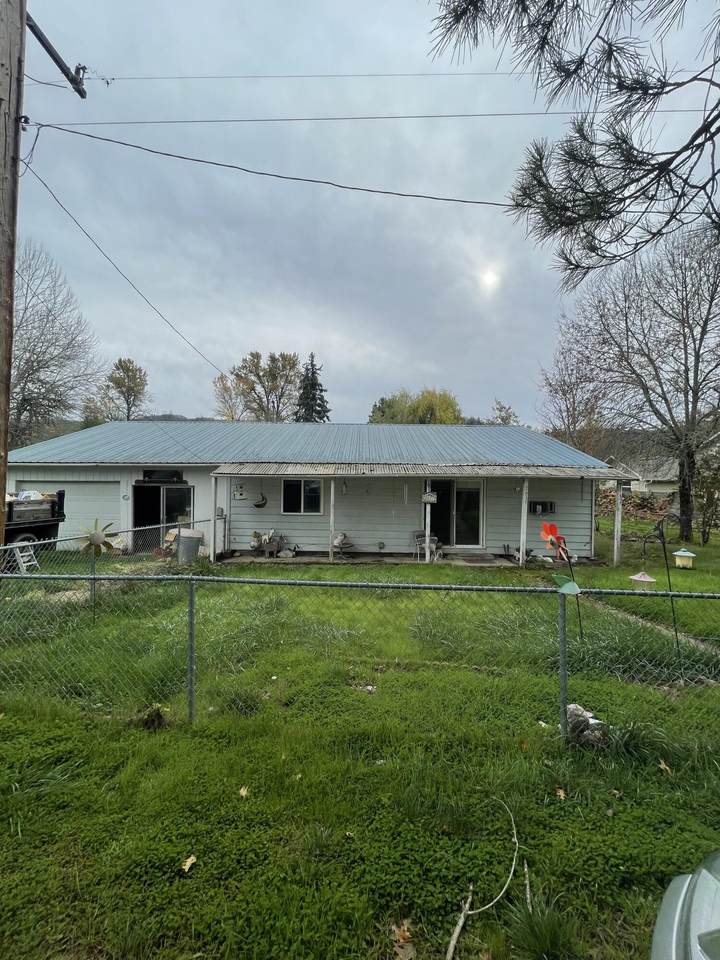 2517 Roberts Creek Road - Photo 1