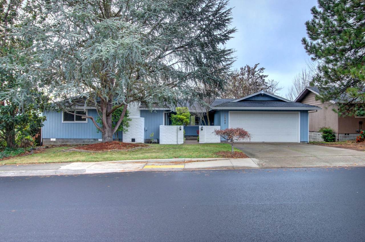 2509 Tahitian Avenue - Photo 1