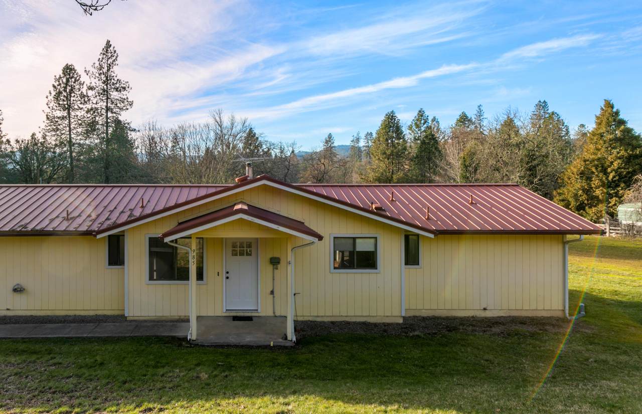 985 Old Ferry Road - Photo 1