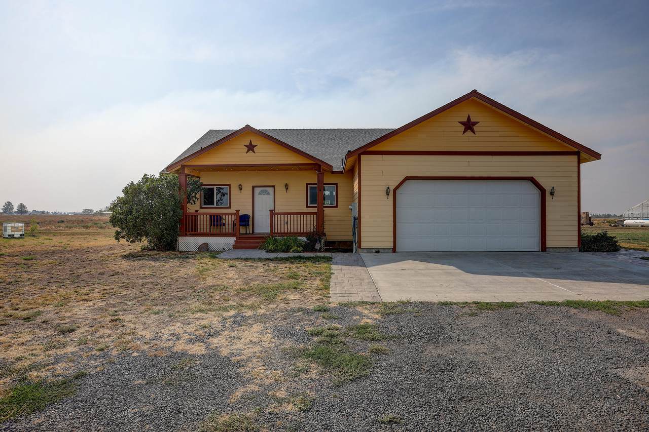 8800-9374 Feather Drive - Photo 1