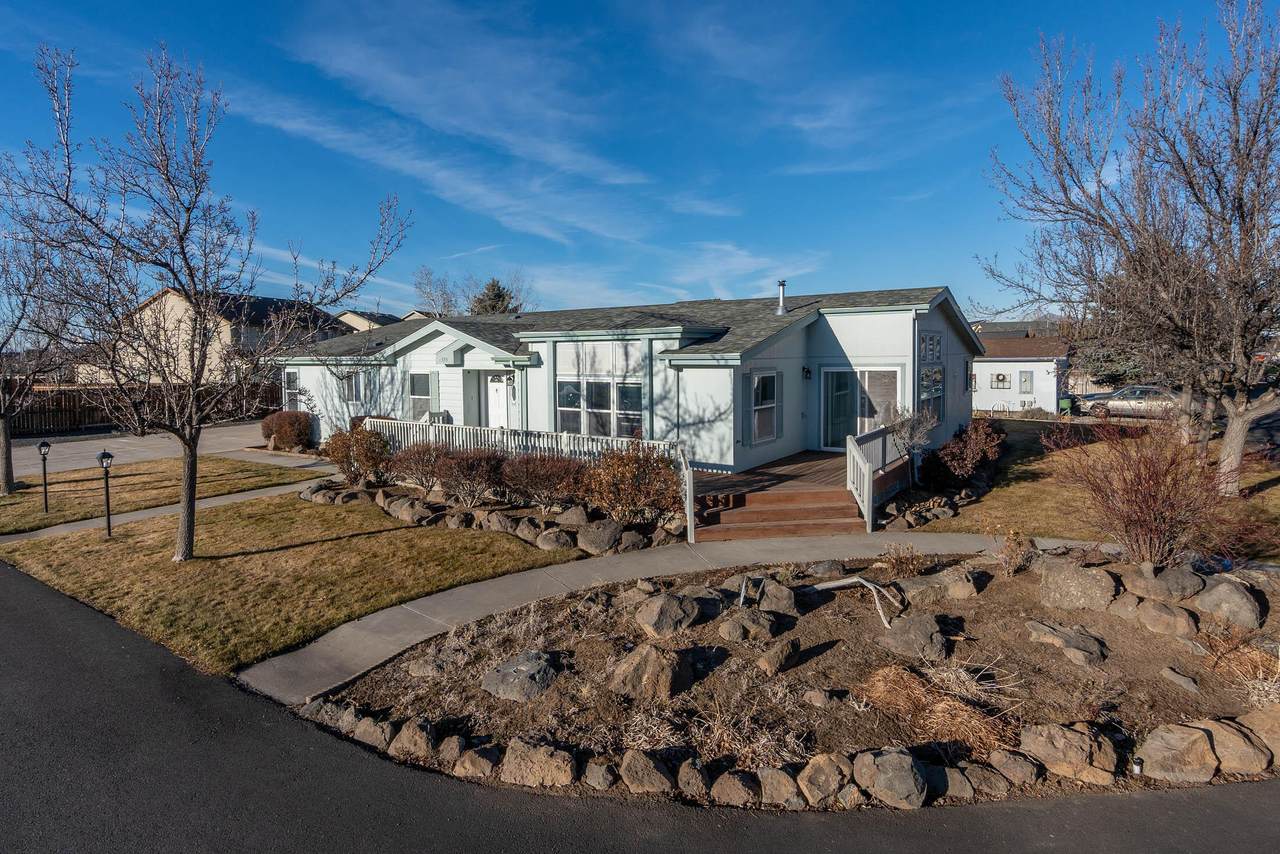 533 Shoshone Drive - Photo 1