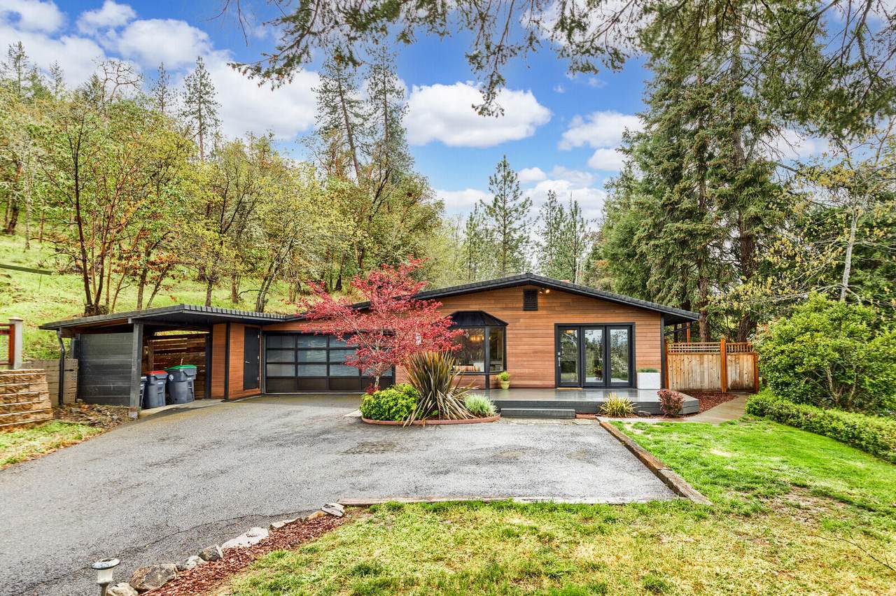 320 Fir Street - Photo 1