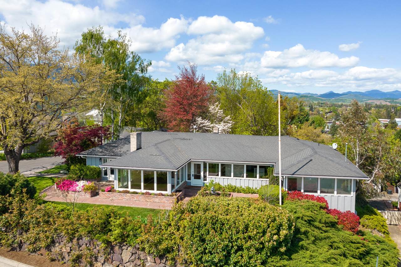 810 Amerman Drive - Photo 1