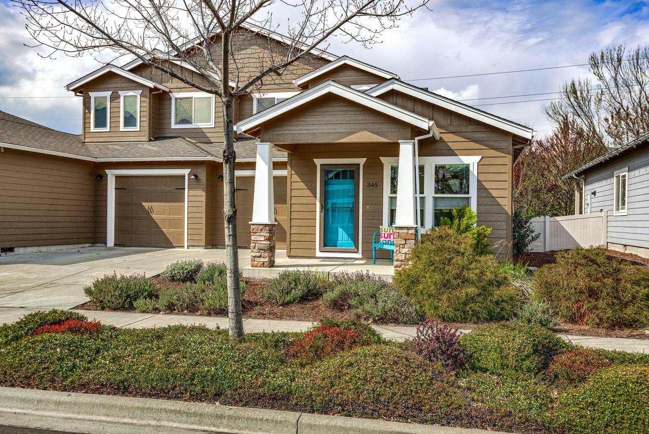 345 Stoneridge Avenue - Photo 1